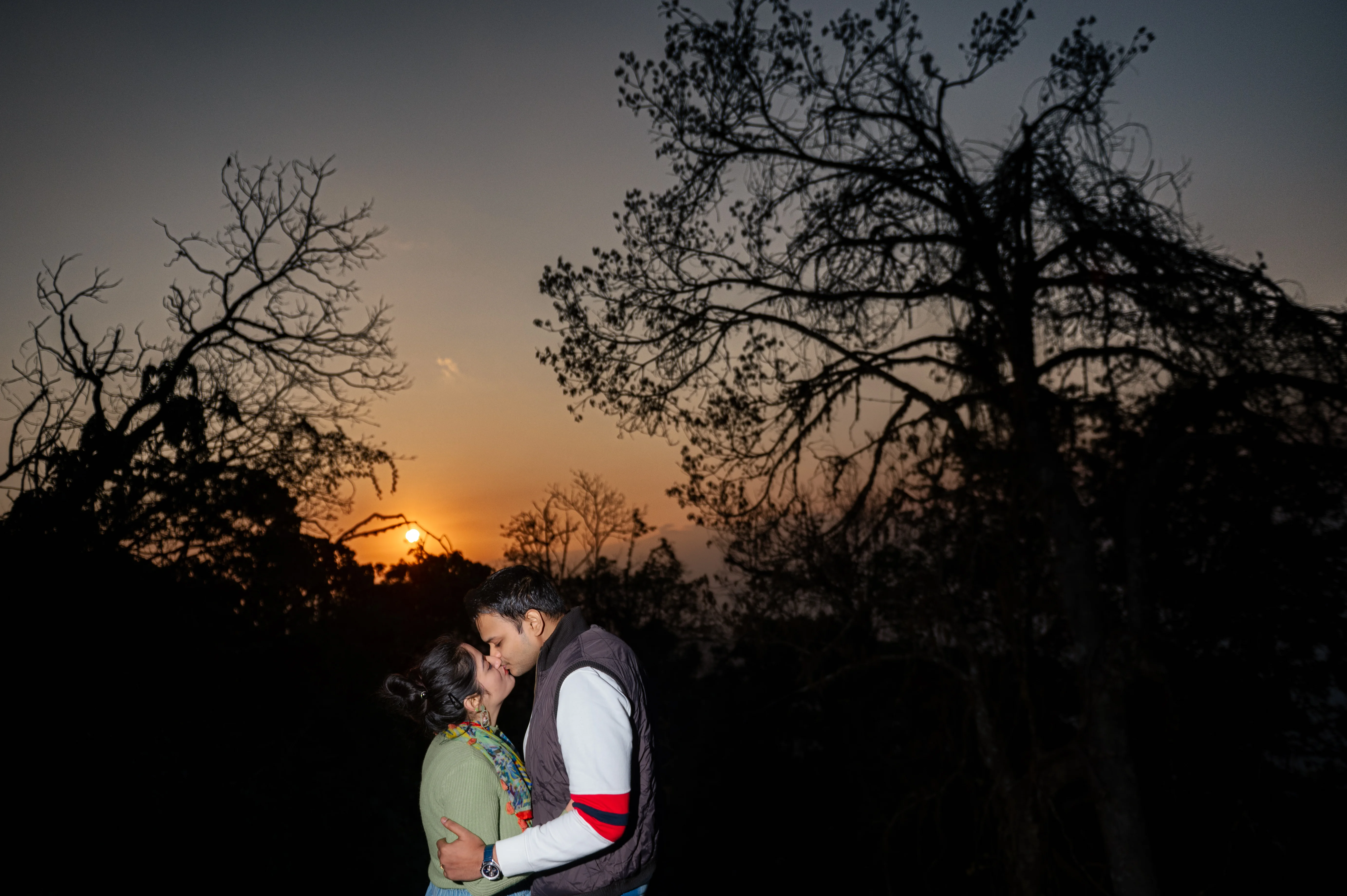 Night romantic pre-wedding photoshoot in Bhubaneswar – perfect for couples seeking a dreamy experience.