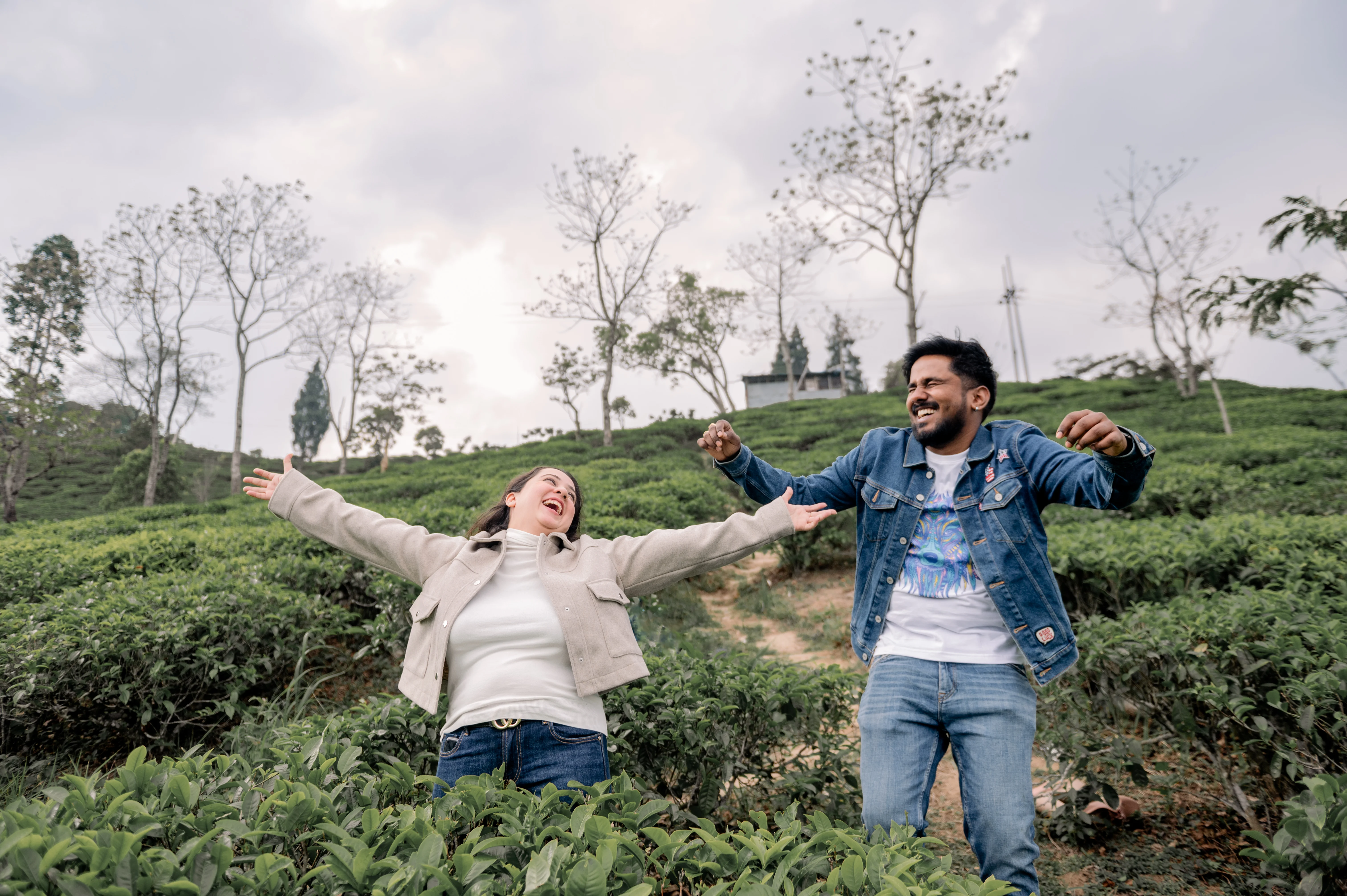 Indian traditional pre-wedding photoshoot – capturing love in the heart of Bhubaneswar.