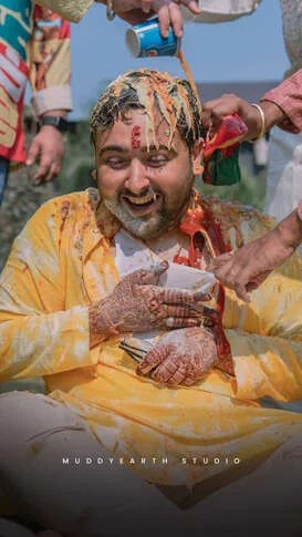 Fun and candid haldi ceremony moments in Kolkata wedding