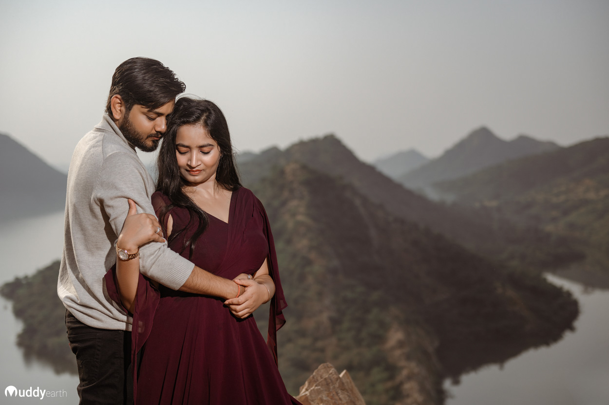 Experience Sakriya & Pranav’s Magical Pre-Wedding Shoot in Jaipur with Muddyearth