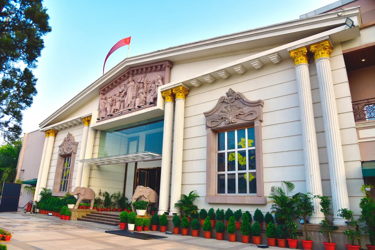 Hotel Crystal Crown